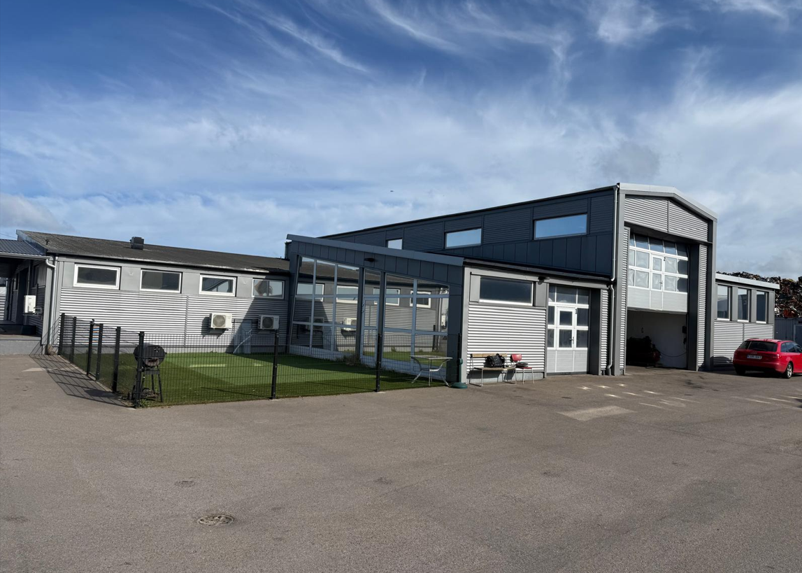 [Placeholder] Gallery image 2 — add image-2.png