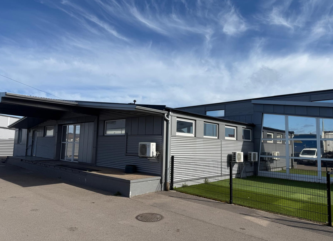 [Placeholder] Gallery image 3 — add image-3.png